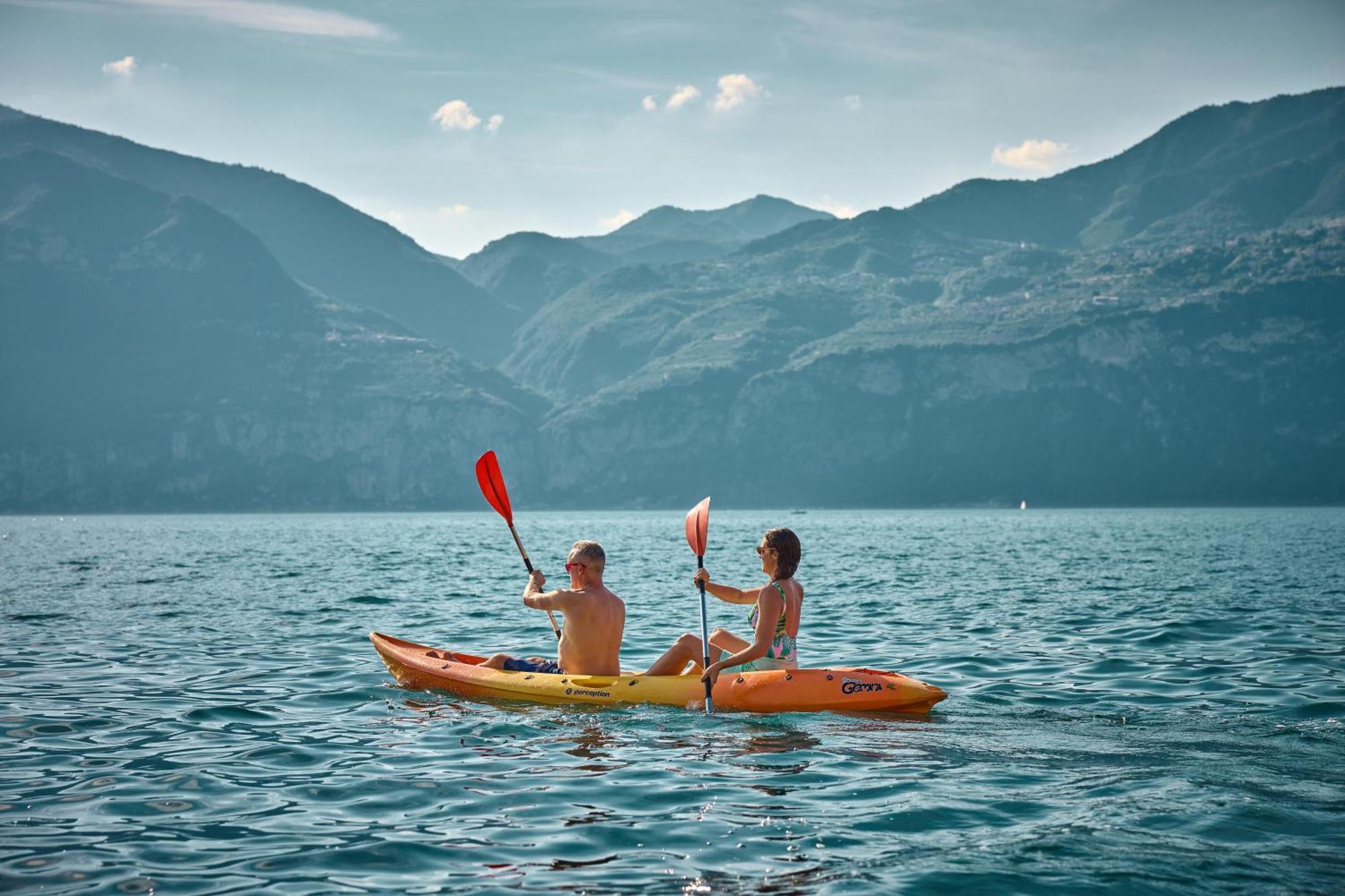 Lake Front Hotel Brenzone Екстериор снимка