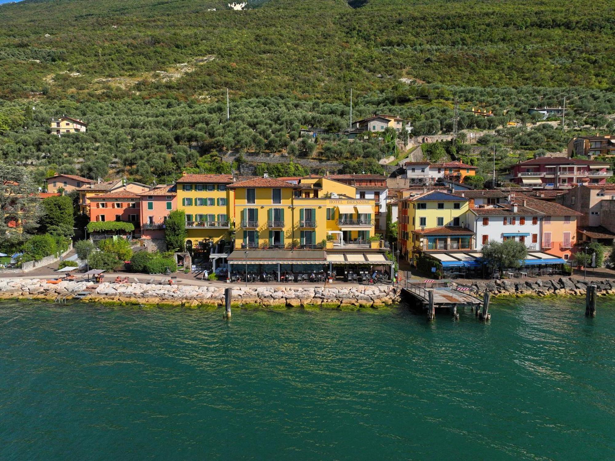 Lake Front Hotel Brenzone Екстериор снимка